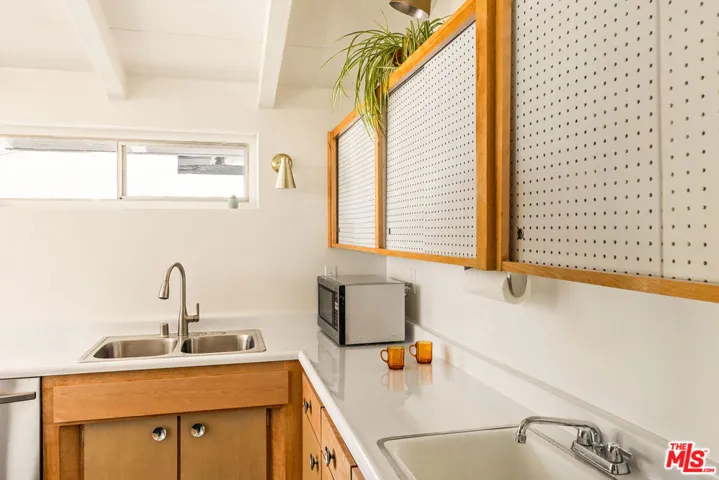 6283 Lubao Avenue, Woodland Hills, California 91367