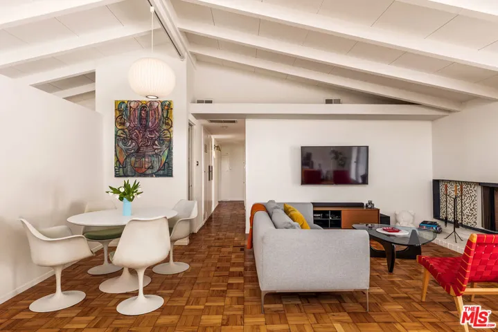 6283 Lubao Avenue, Woodland Hills, California 91367