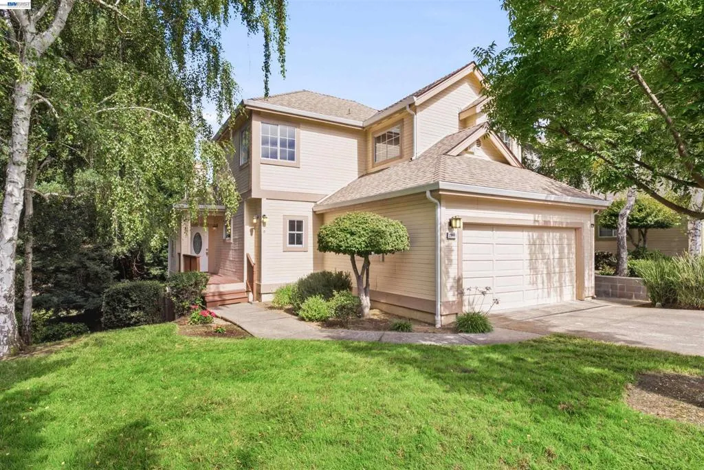 23661 Glenbrook Ln