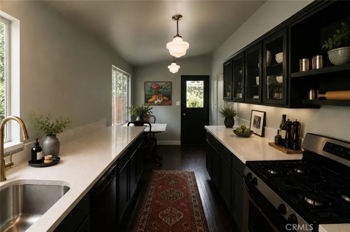 2050 Sanborn, Los Angeles, California 90027