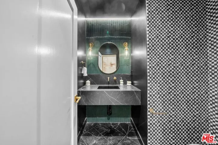 177 S Gardner Street, Los Angeles, California 90036
