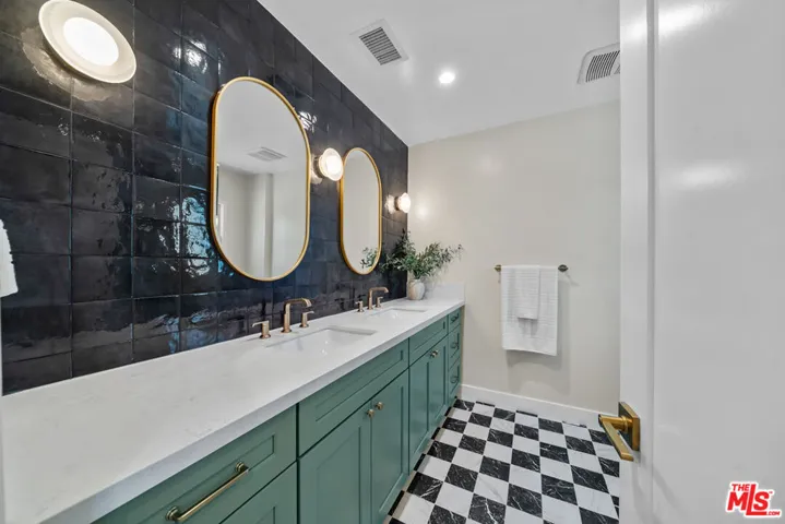 177 S Gardner Street, Los Angeles, California 90036