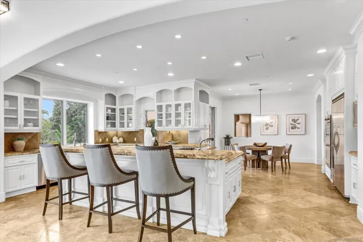 6102 Avenida Alteras, Rancho Santa Fe, California 92067