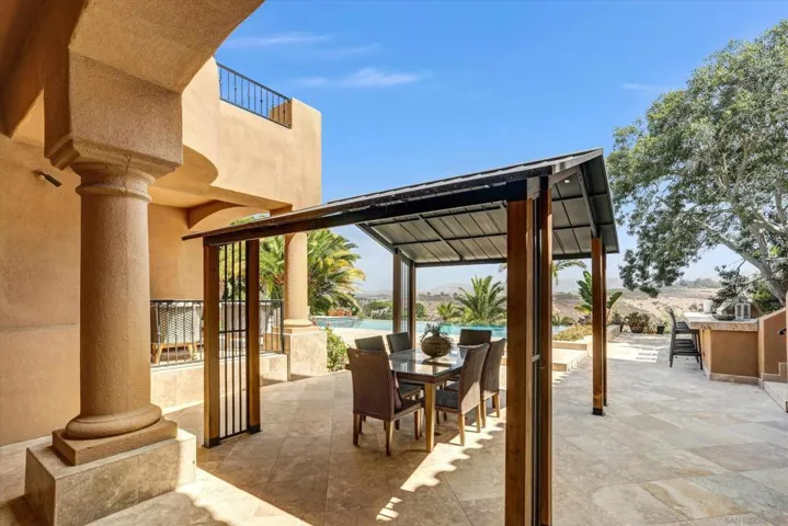 6102 Avenida Alteras, Rancho Santa Fe, California 92067