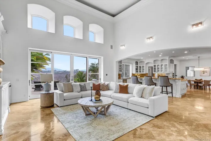 6102 Avenida Alteras, Rancho Santa Fe, California 92067