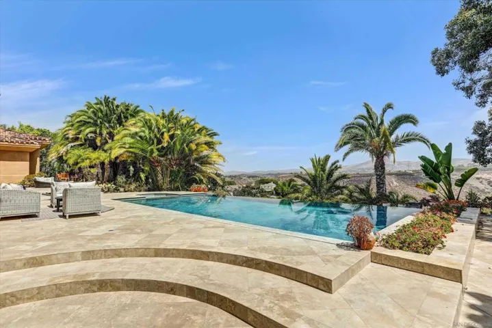 6102 Avenida Alteras, Rancho Santa Fe, California 92067