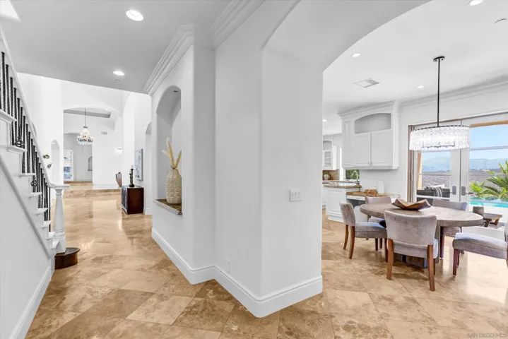 6102 Avenida Alteras, Rancho Santa Fe, California 92067