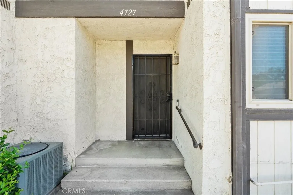 4727 Knickerbocker, Riverside, California 92501 — photo 4