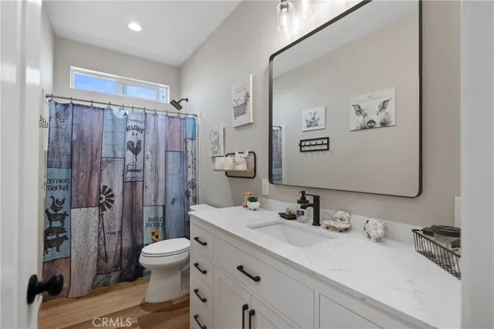 2nd Bathroom