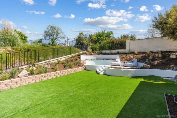 8164 Pale Moon, San Diego, California 92127