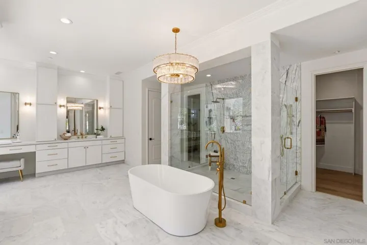 8164 Pale Moon, San Diego, California 92127