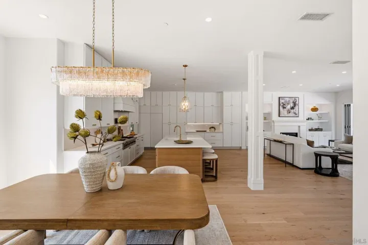 8164 Pale Moon, San Diego, California 92127