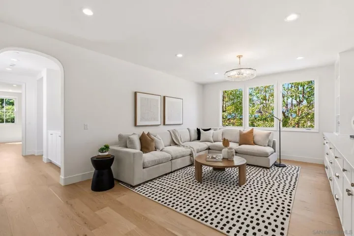 8164 Pale Moon, San Diego, California 92127