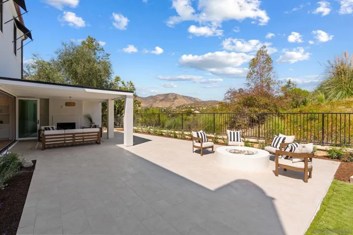 8164 Pale Moon, San Diego, California 92127