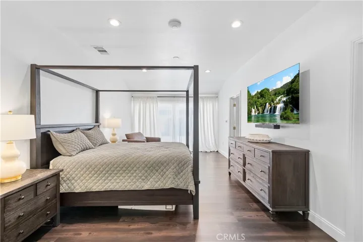 9916 Rathburn, Los Angeles, California 91325