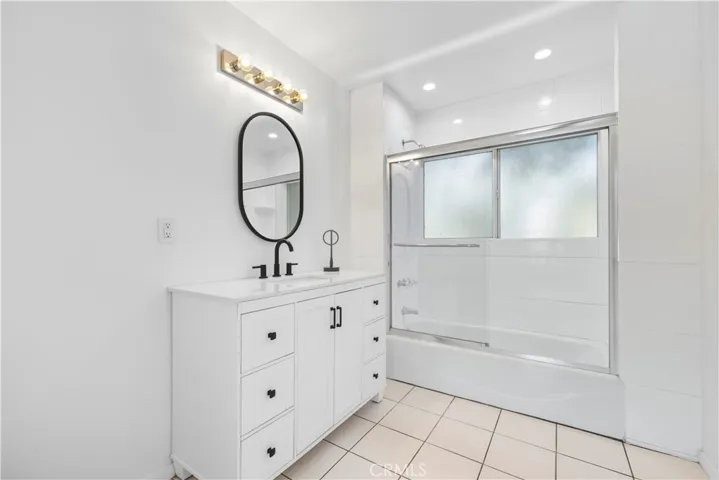 9916 Rathburn, Los Angeles, California 91325