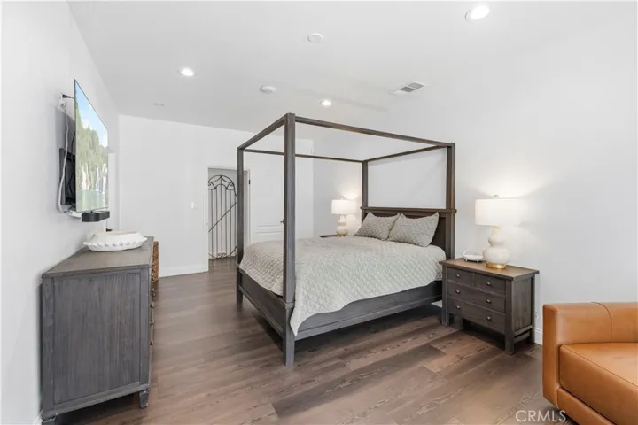 9916 Rathburn, Los Angeles, California 91325