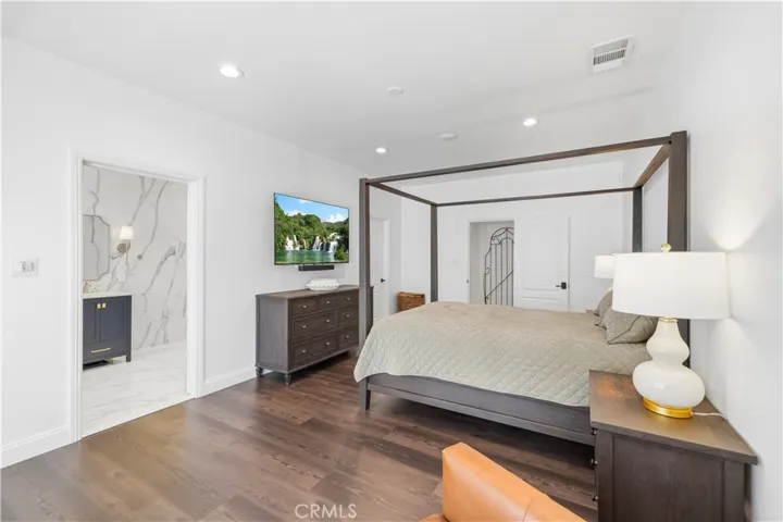 9916 Rathburn, Los Angeles, California 91325