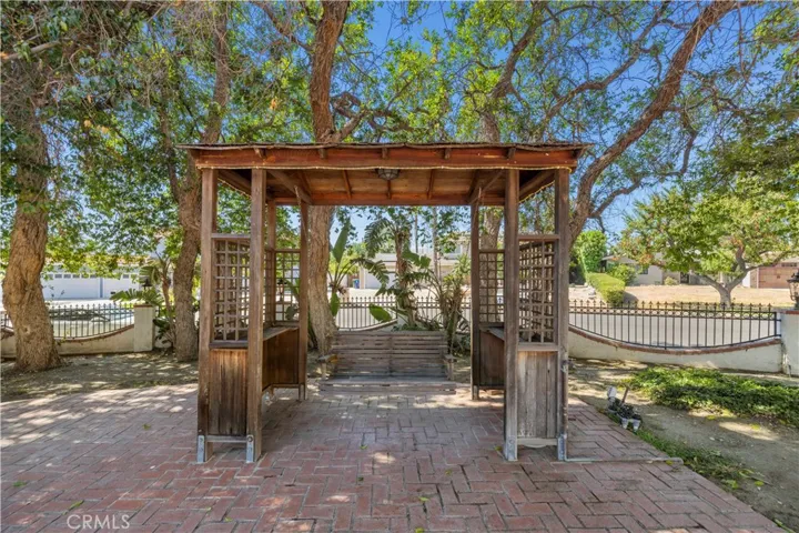 9916 Rathburn, Los Angeles, California 91325