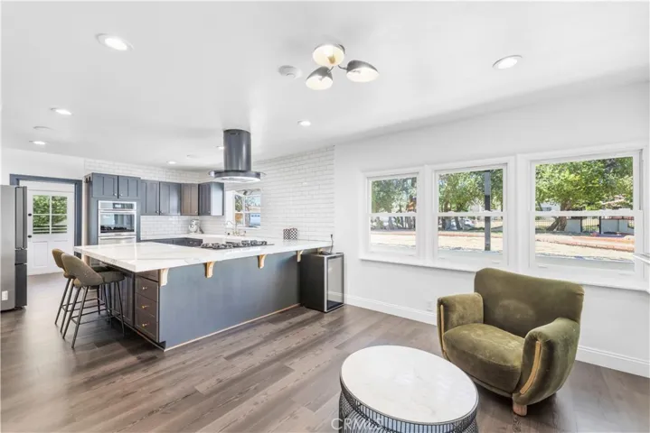 9916 Rathburn, Los Angeles, California 91325