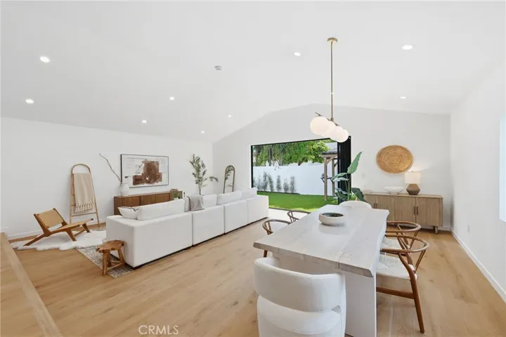 17420 Collins, Encino, California 91316 — photo 4