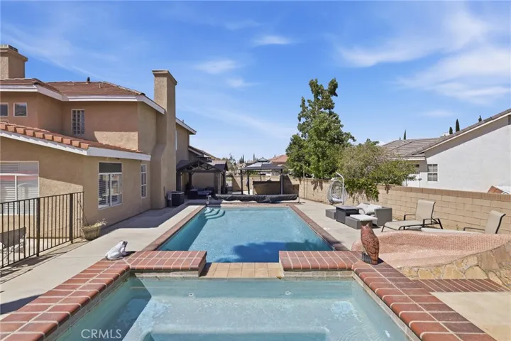 Pool w/spa