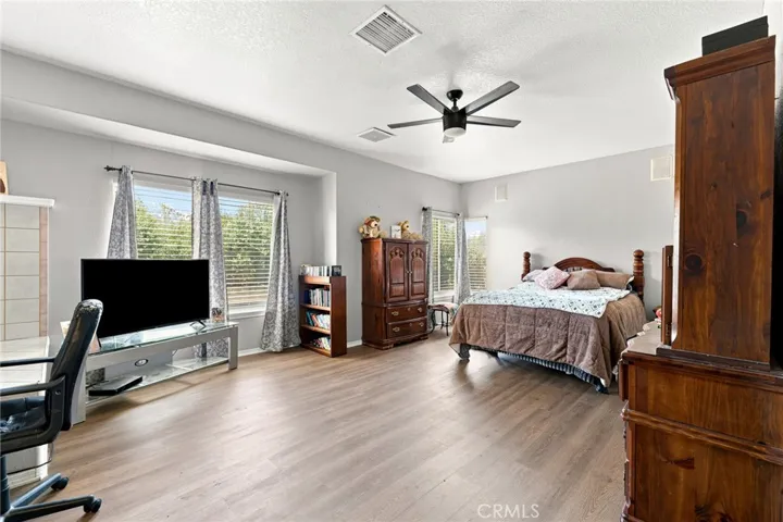Primary Bedroom (Bedroom 5)