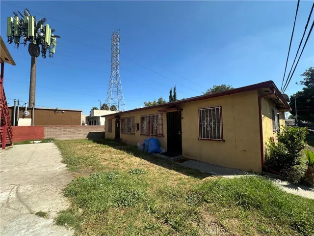 9809 Avalon, Los Angeles, California 90003