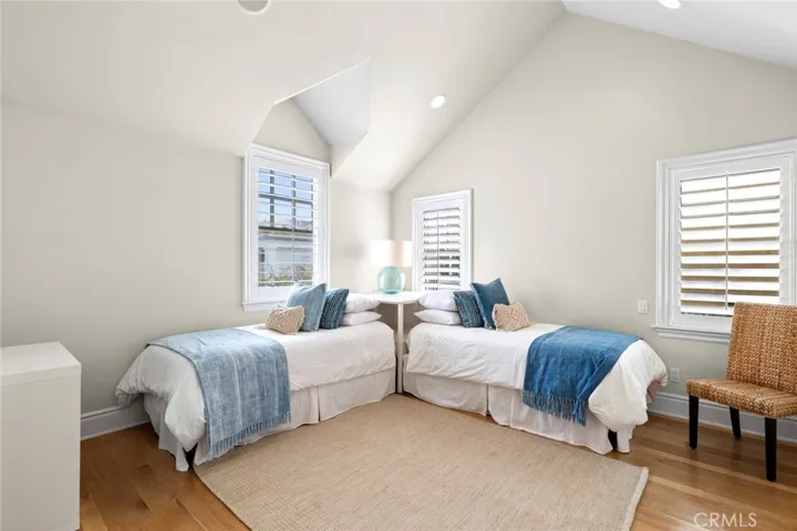 1550 E Oceanfront, Newport Beach, California 92661