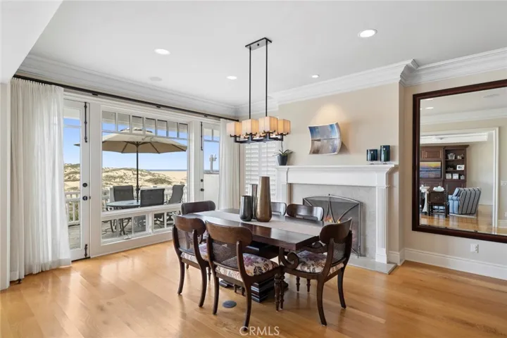 1550 E Oceanfront, Newport Beach, California 92661