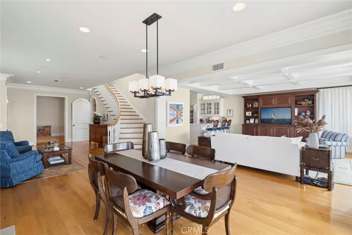 1550 E Oceanfront, Newport Beach, California 92661