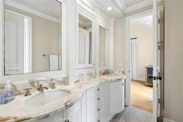 1550 E Oceanfront, Newport Beach, California 92661