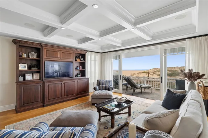 1550 E Oceanfront, Newport Beach, California 92661