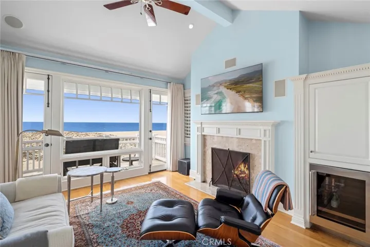 1550 E Oceanfront, Newport Beach, California 92661