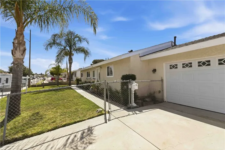 1582 Dakin, Simi Valley, California 93065