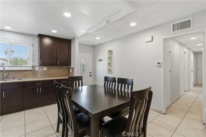 Main-house dinning area