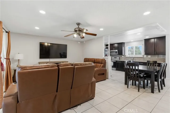 1582 Dakin, Simi Valley, California 93065