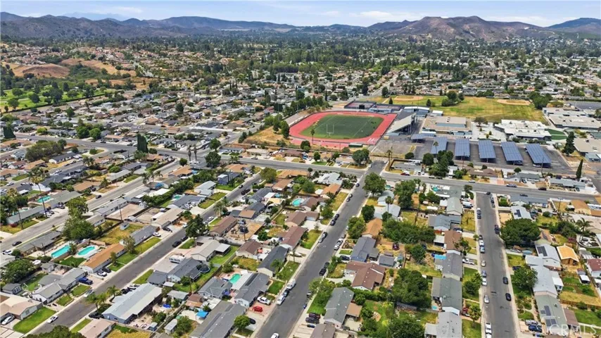 1582 Dakin, Simi Valley, California 93065