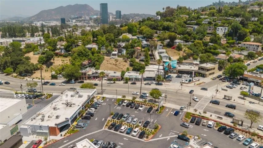11274 Ventura Boulevard, Studio City, California 91604