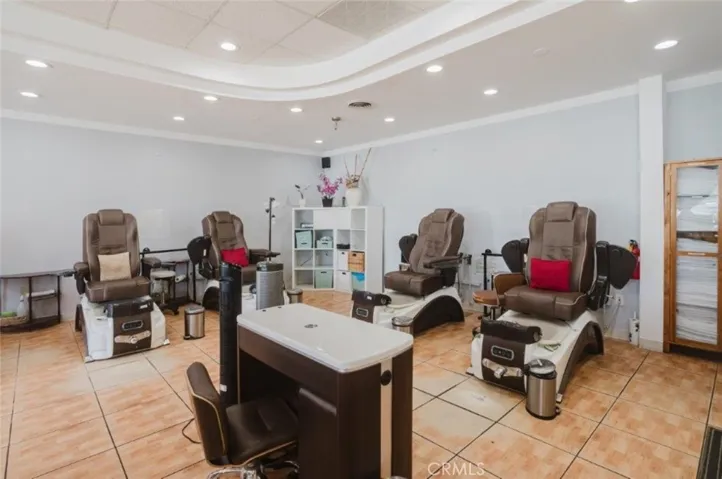11274 Ventura Boulevard, Studio City, California 91604