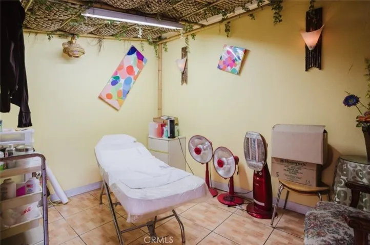 11274 Ventura Boulevard, Studio City, California 91604