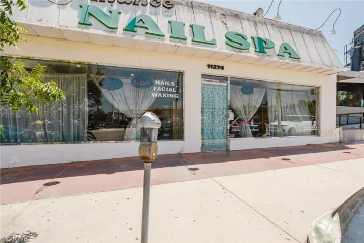 11274 Ventura Boulevard, Studio City, California 91604