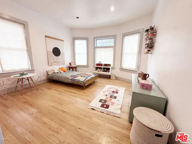814 E Edgeware Road, Los Angeles, California 90026