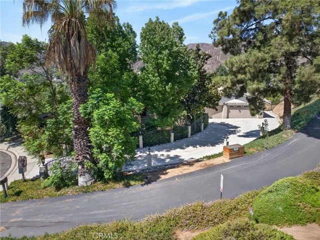 5462 Sierra Vista, Riverside, California 92505