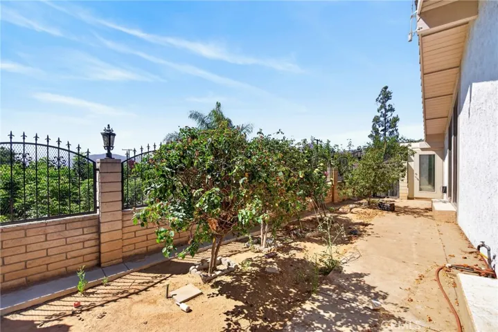5462 Sierra Vista, Riverside, California 92505