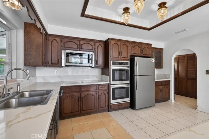 5462 Sierra Vista, Riverside, California 92505