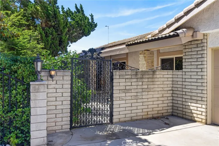 5462 Sierra Vista, Riverside, California 92505