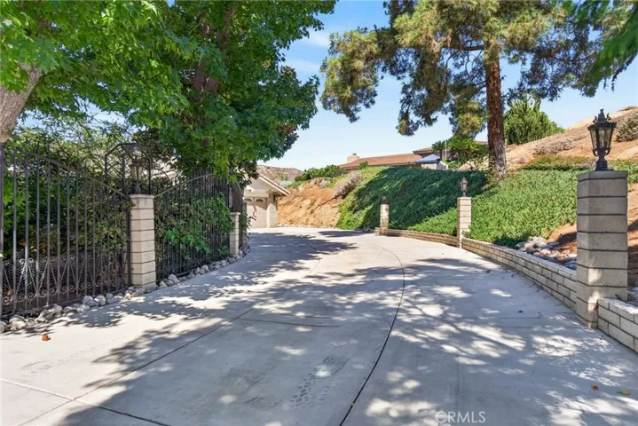 5462 Sierra Vista, Riverside, California 92505