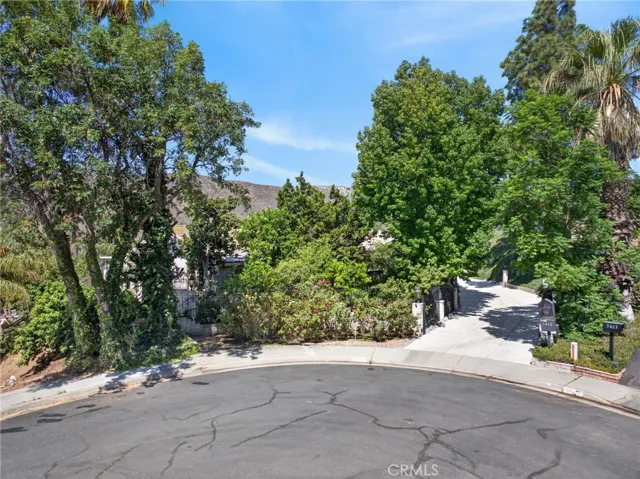 5462 Sierra Vista, Riverside, California 92505