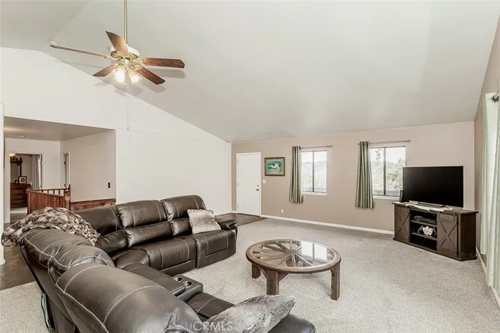 34133 Natoma, Auberry, California 93602
